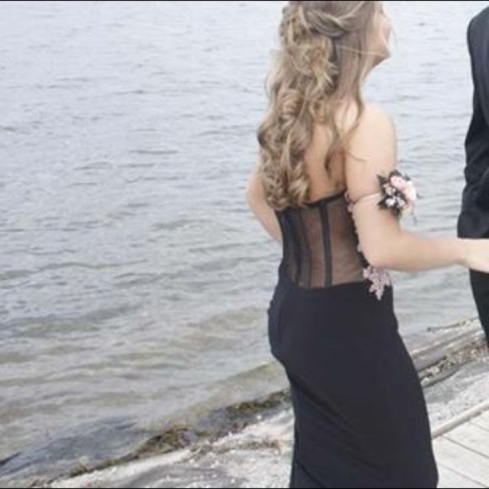 Prom Dress! - Picture 4 of 4